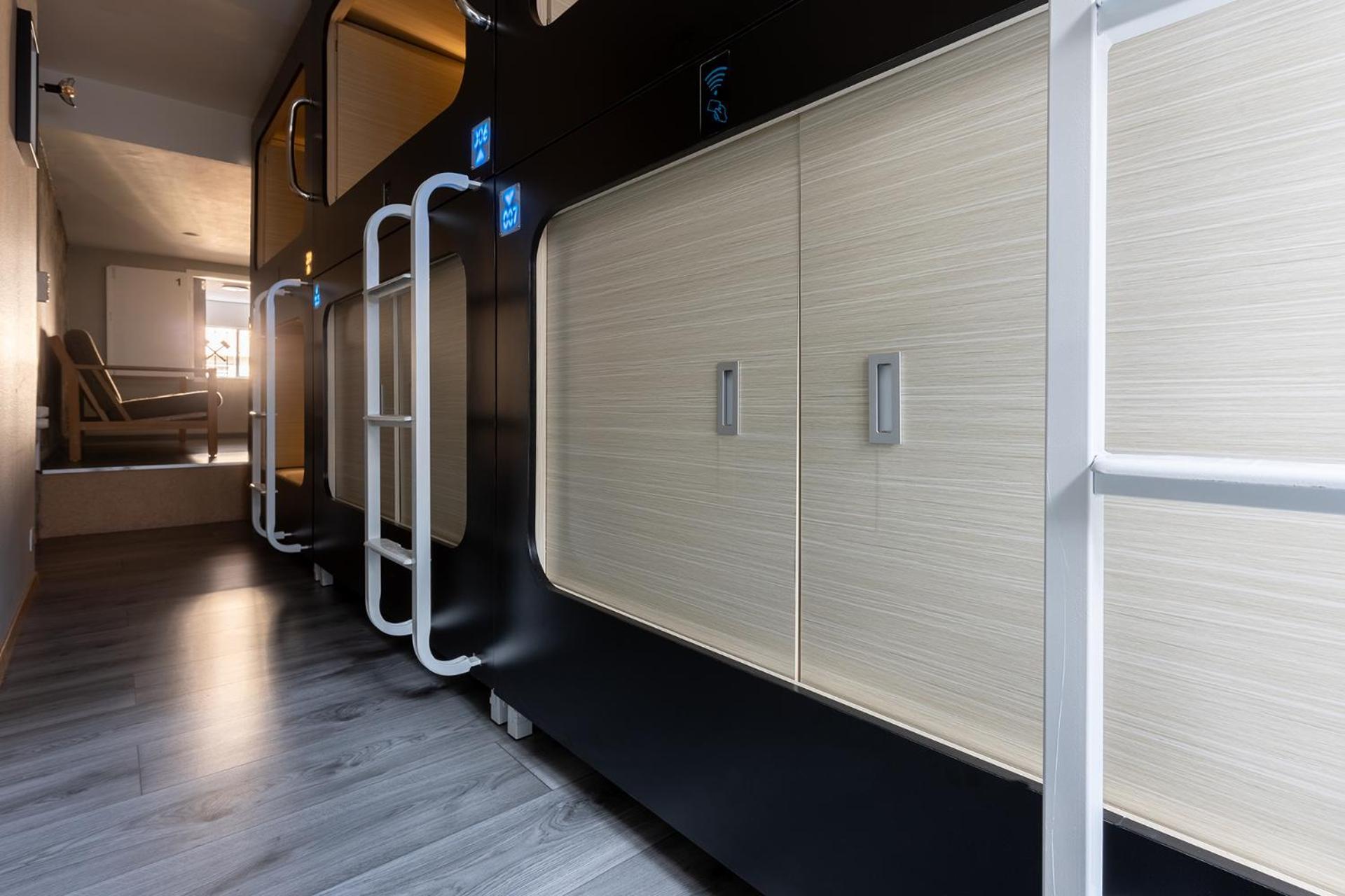 Mue Cubes - Capsule Hotel バーゼル エクステリア 写真
