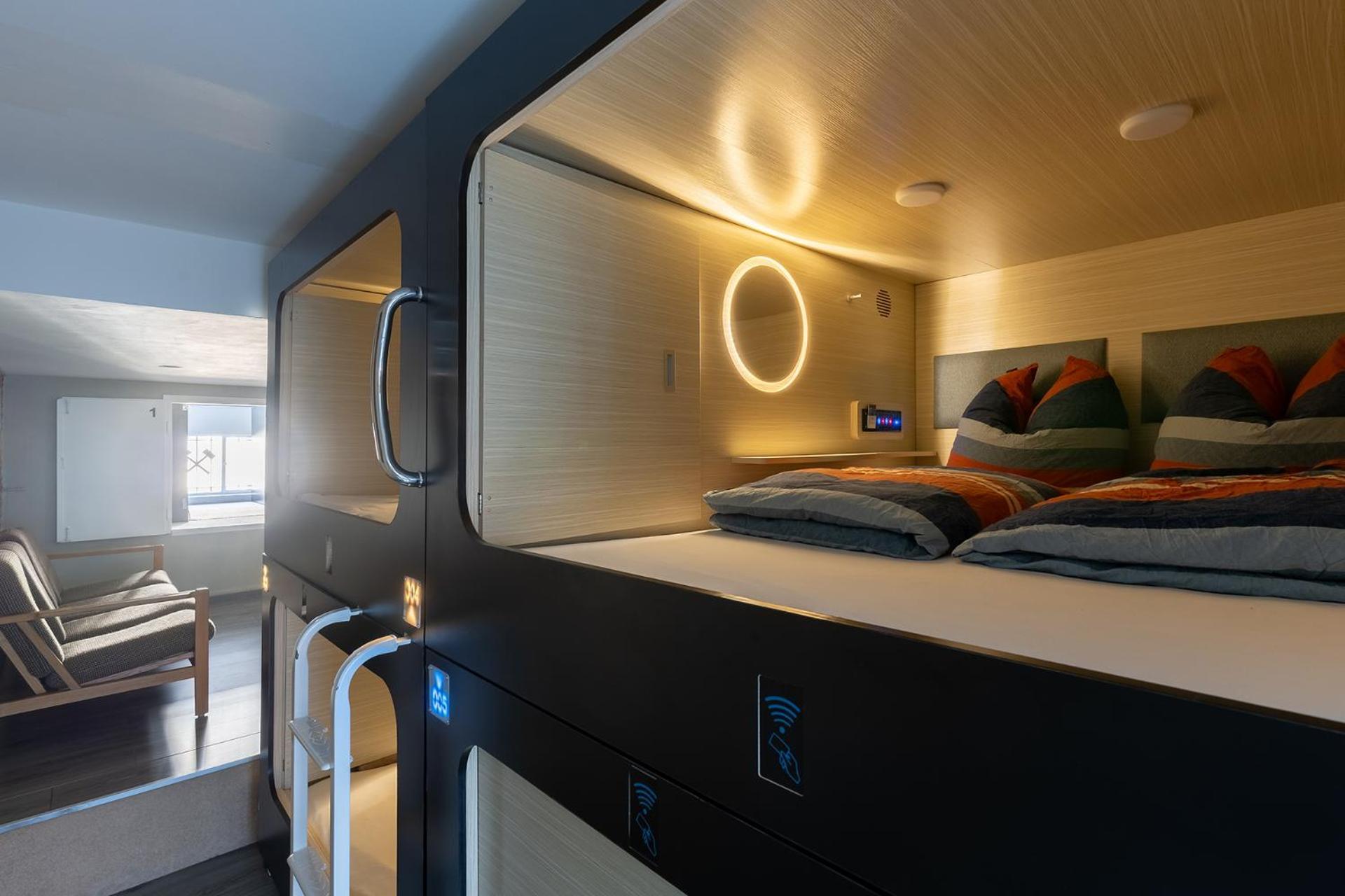 Mue Cubes - Capsule Hotel バーゼル エクステリア 写真