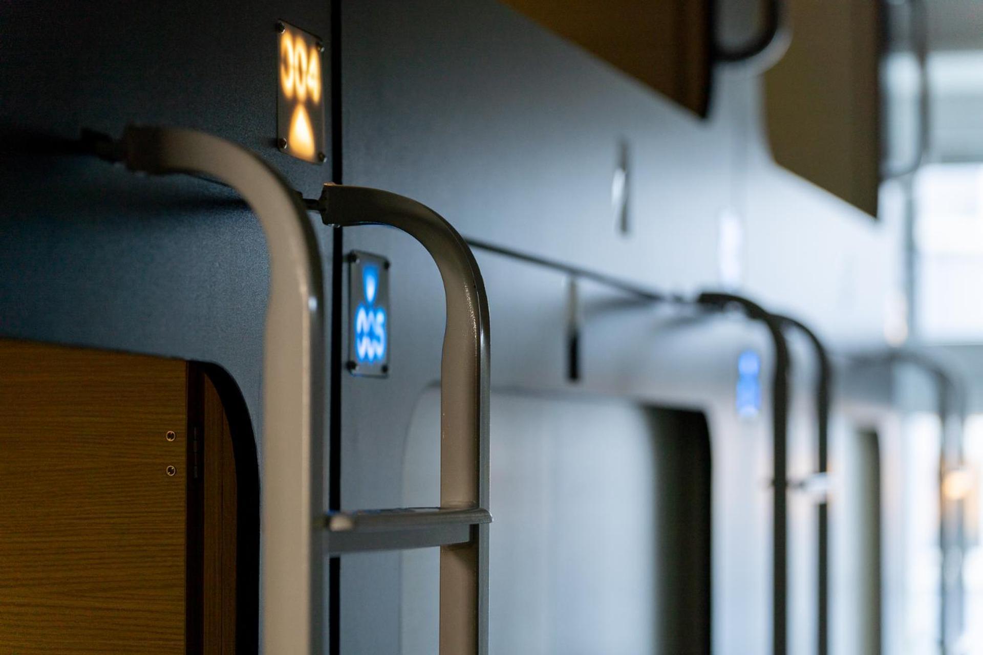 Mue Cubes - Capsule Hotel バーゼル エクステリア 写真