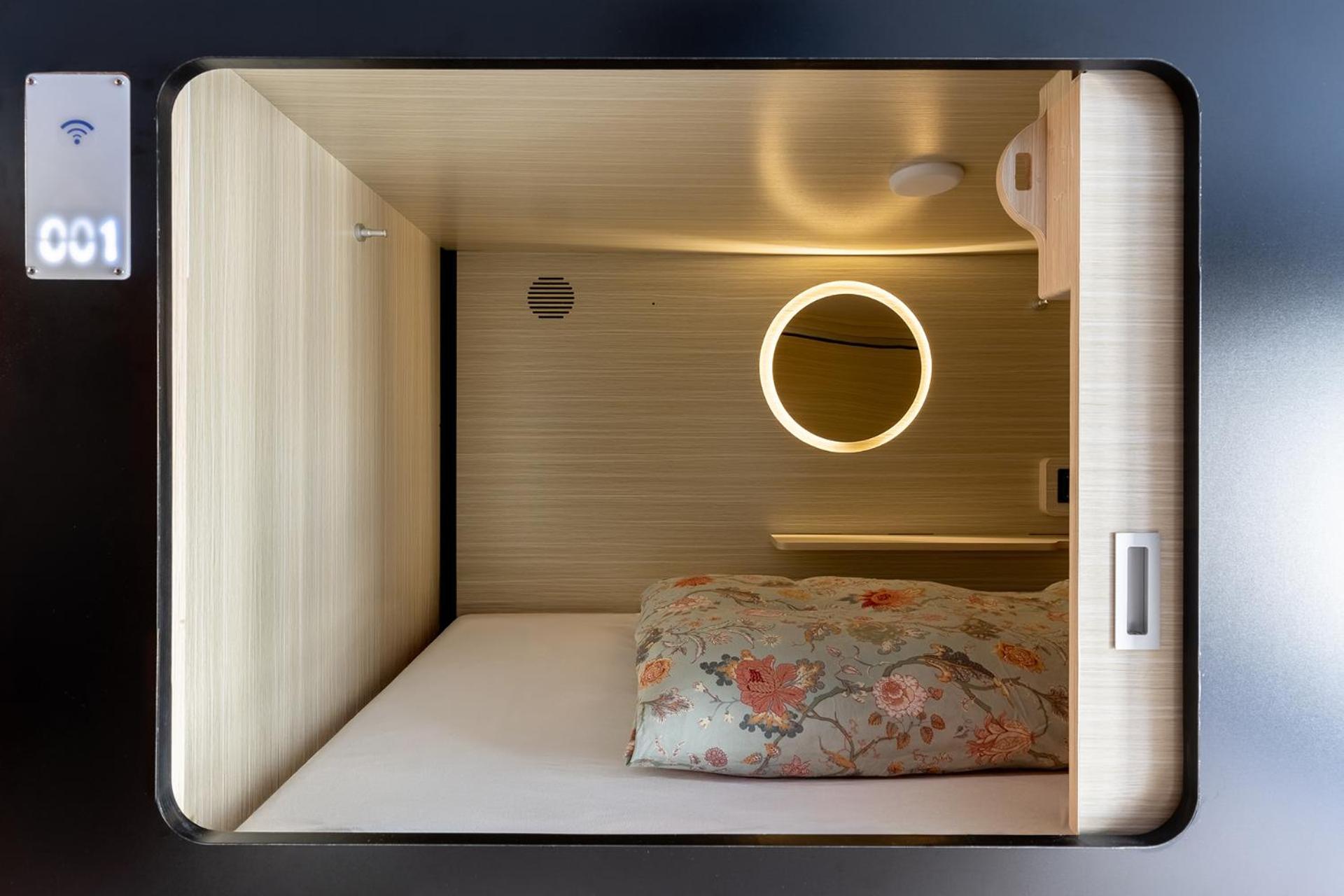 Mue Cubes - Capsule Hotel バーゼル エクステリア 写真