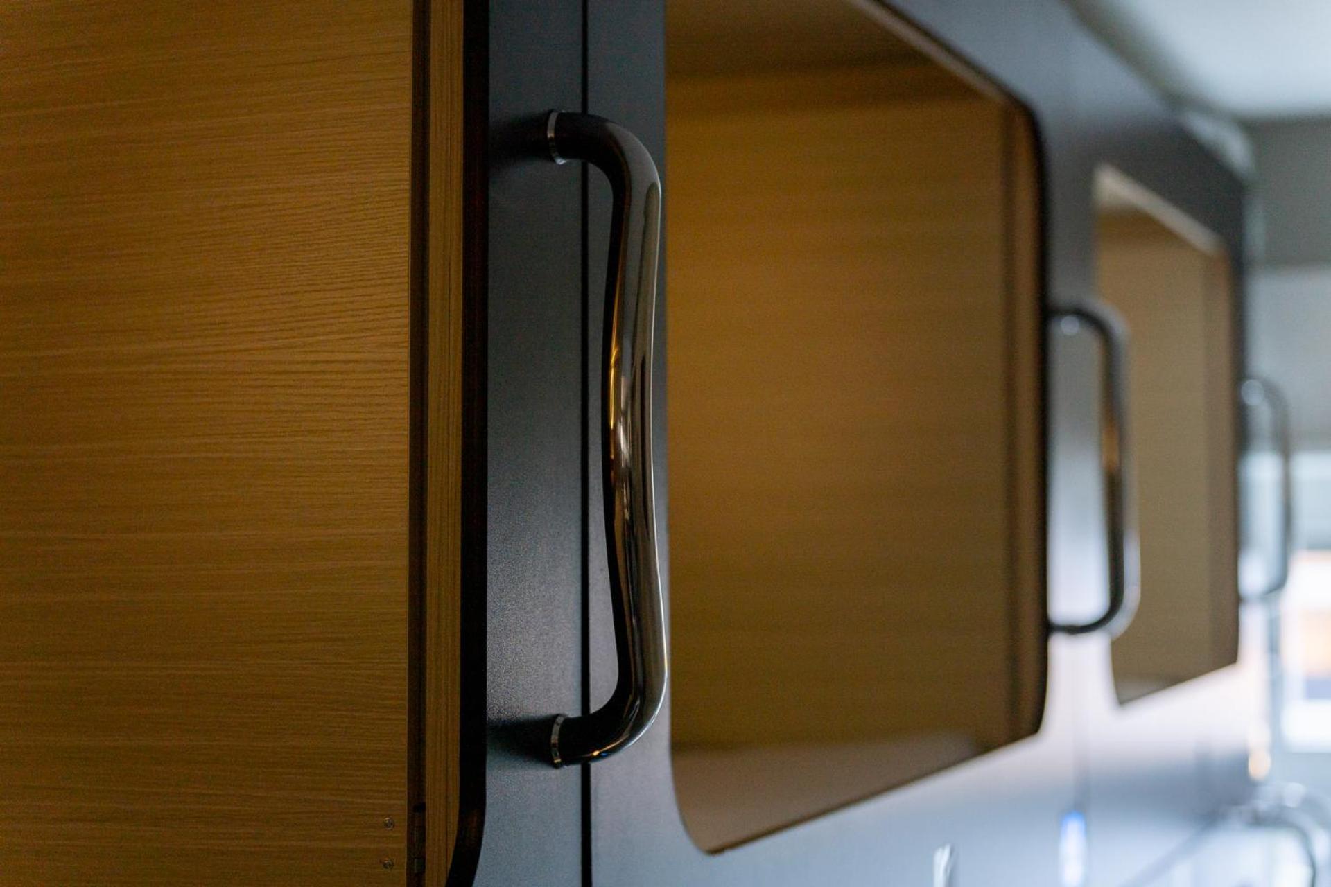 Mue Cubes - Capsule Hotel バーゼル エクステリア 写真