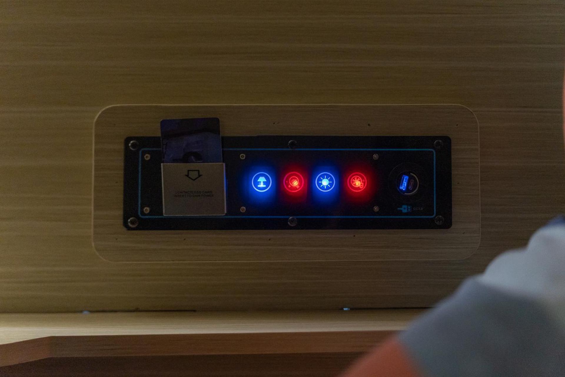 Mue Cubes - Capsule Hotel バーゼル エクステリア 写真