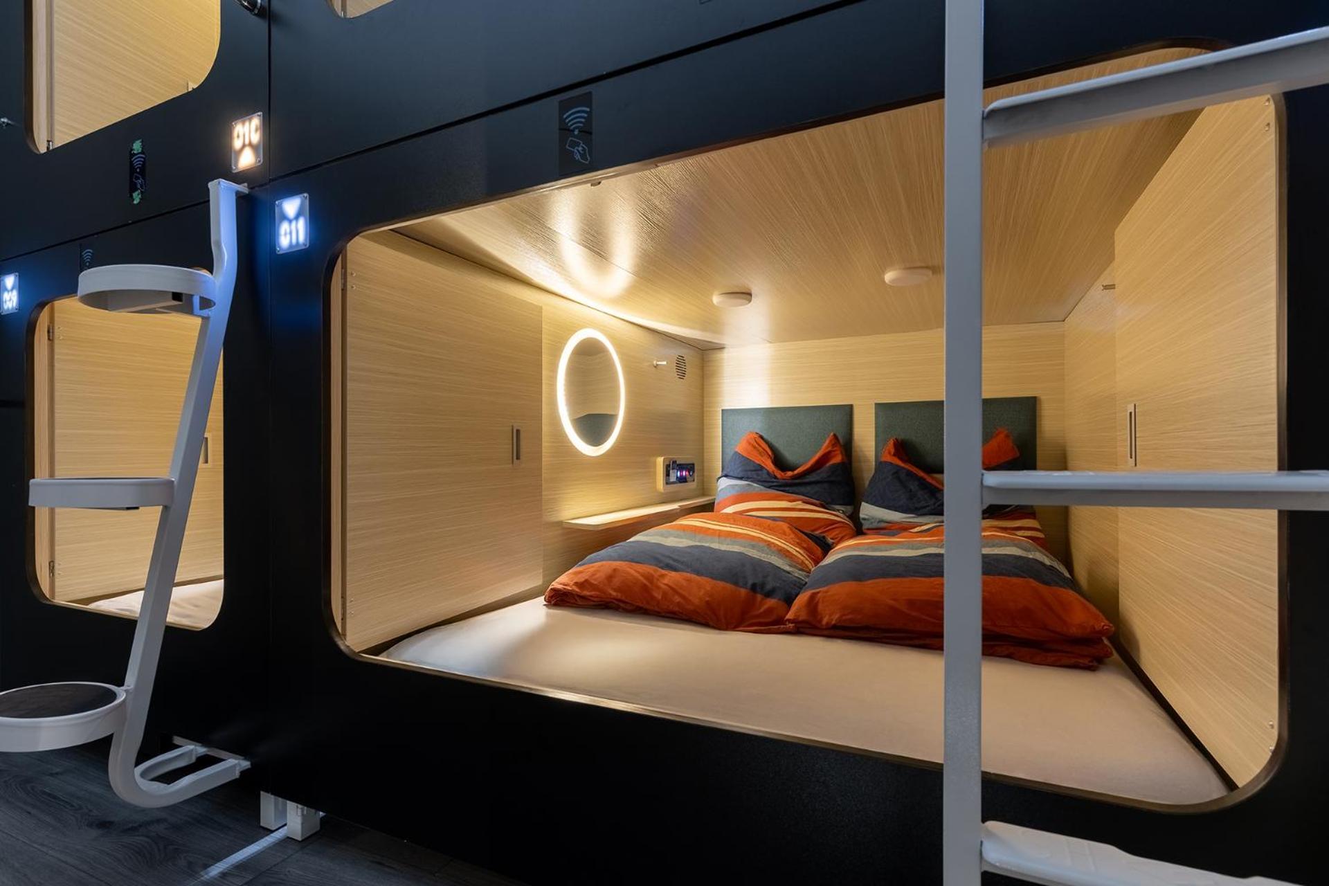Mue Cubes - Capsule Hotel バーゼル エクステリア 写真