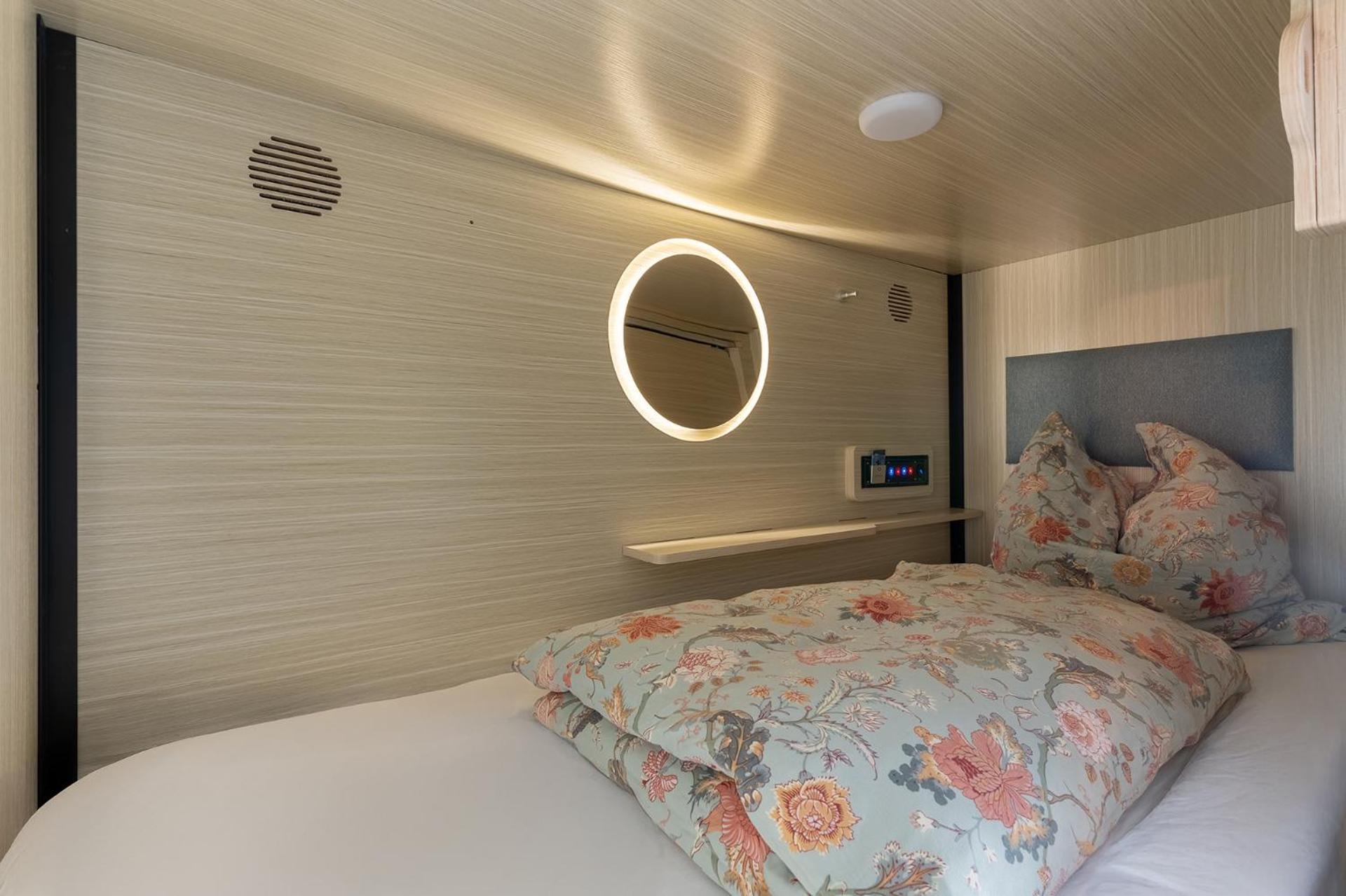 Mue Cubes - Capsule Hotel バーゼル エクステリア 写真