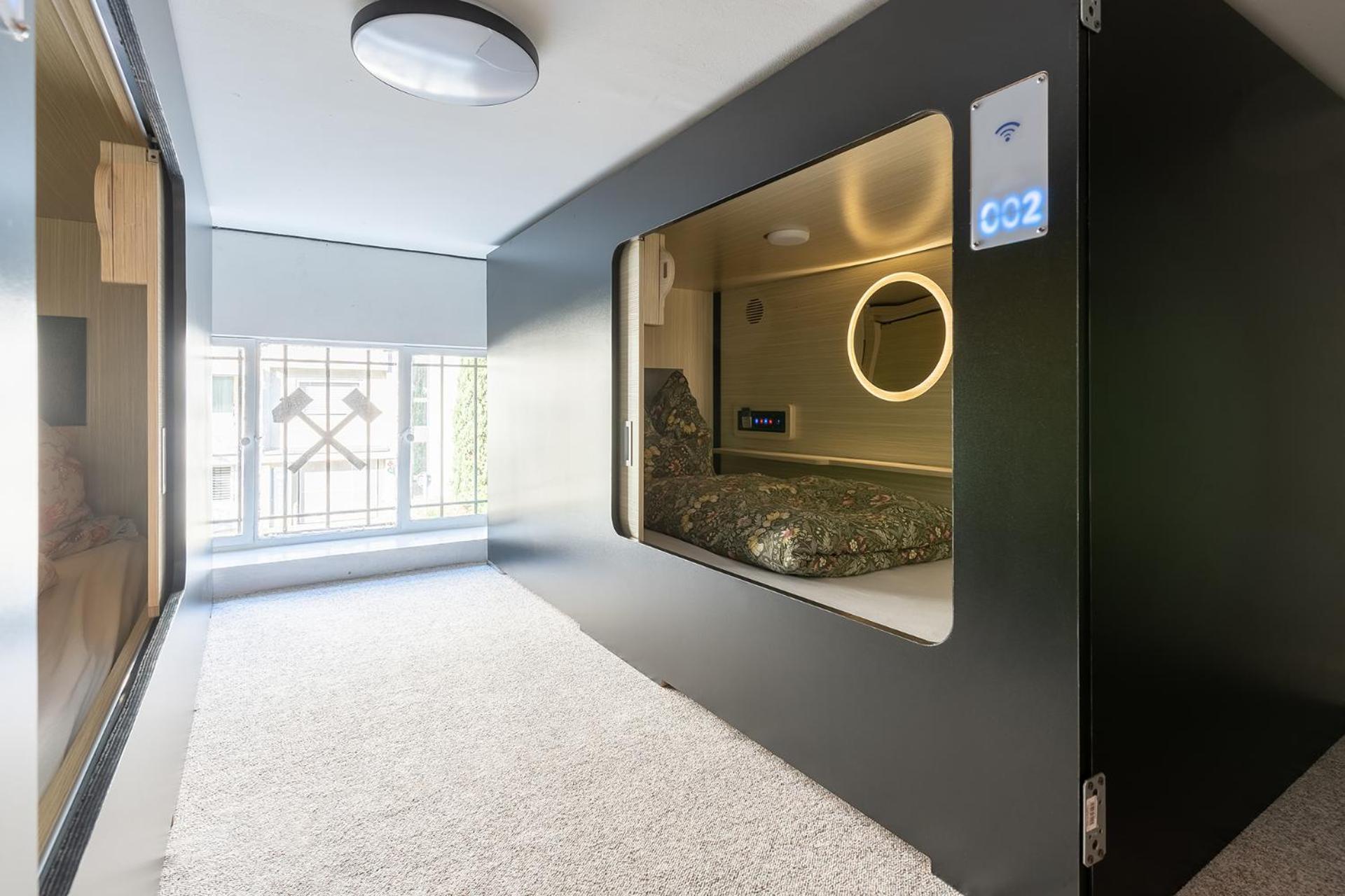 Mue Cubes - Capsule Hotel バーゼル エクステリア 写真